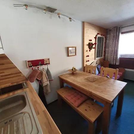 2 Piece Appartement *